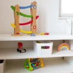 Spielzeug für kleine Kinder